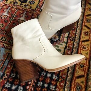 ALDO cream white booties leather size 9
